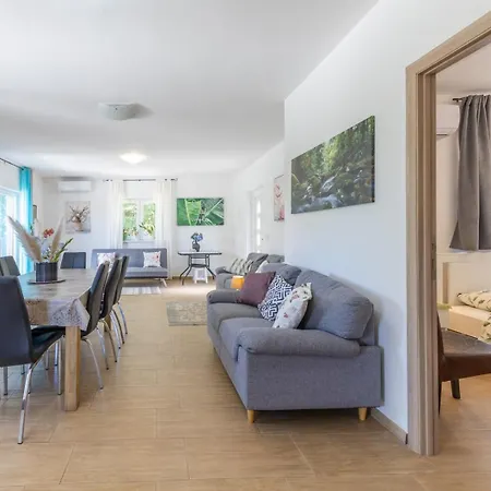 Palera 2 Ferienhaus *